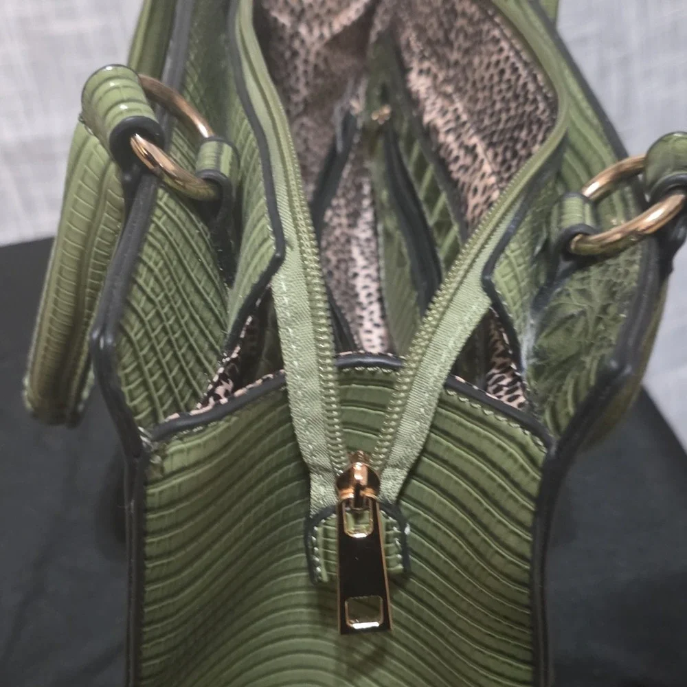 Green Crocodile Embossed Satchel Top Handle Zip Gold Hardware Inner Pockets